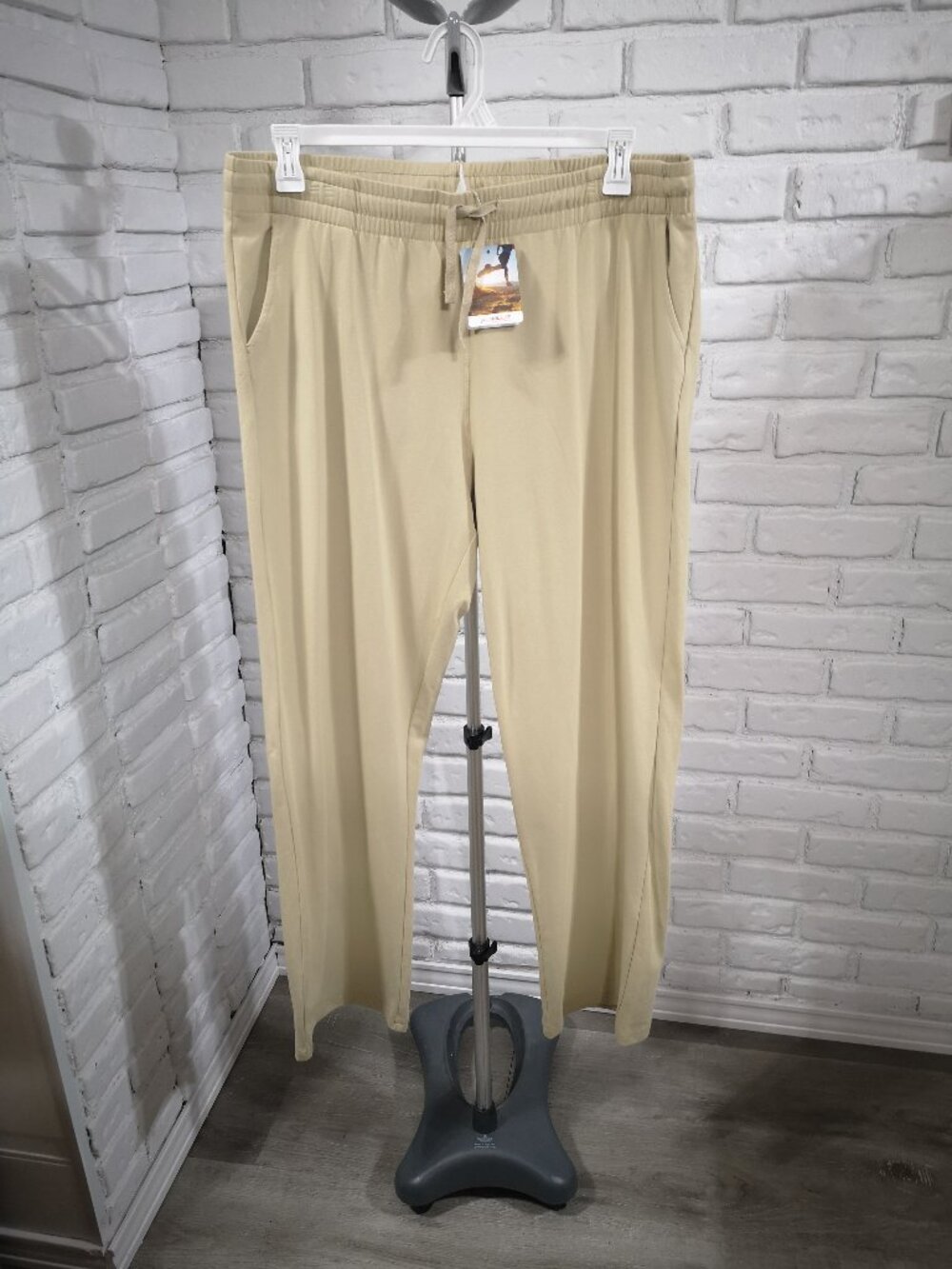 Willit NWT Ladies Size XXL Beige Tie & Elastic Waist Pull On Active Wear Pants